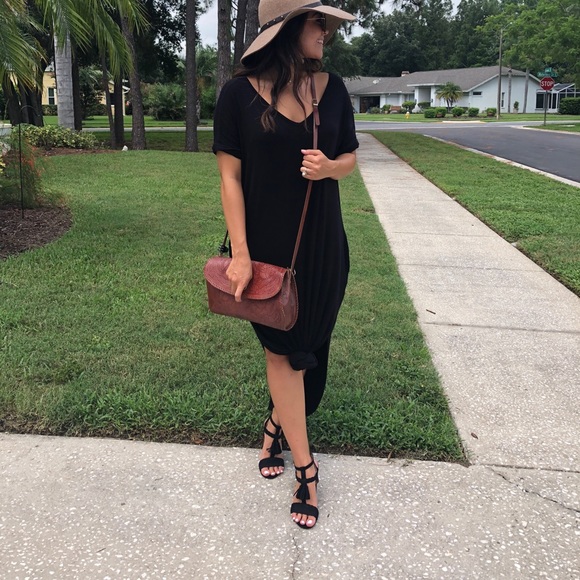 Black Maxi - Picture 3 of 3